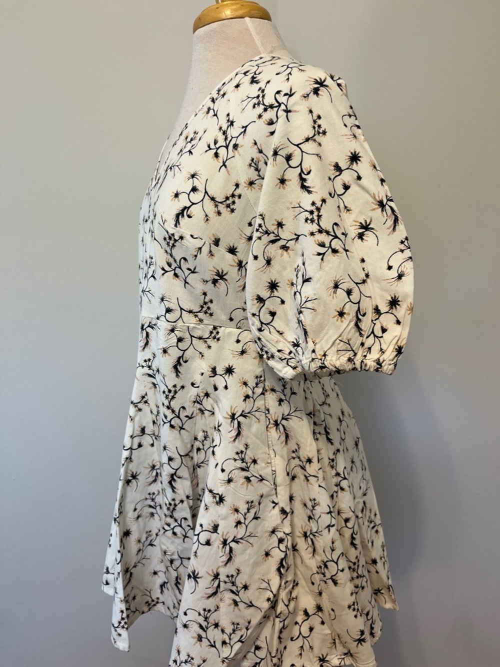 Universal Thread White Floral Spring Summer Mini Dress with POCKETS!!! Sz Small - Picture 2 of 12